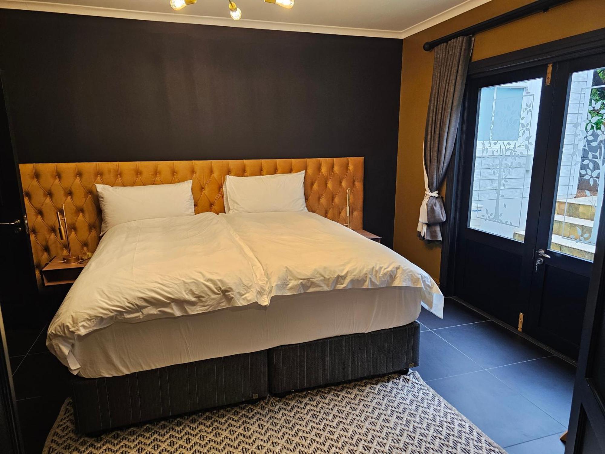 Die Heerenhuys Guest Suites 斯泰伦博斯 外观 照片